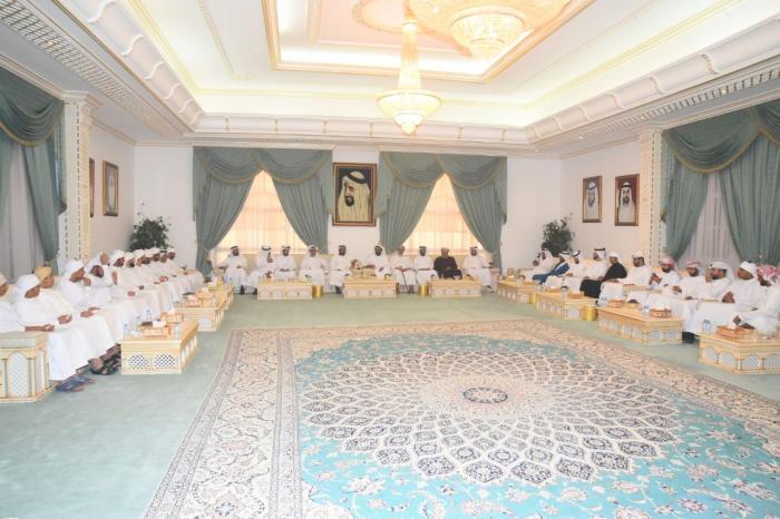 مجلس بن حم يشيد بـ«إجلاء الرعايا» ويؤكد: محمد بن زايد رائد المبادرات الإنسانية