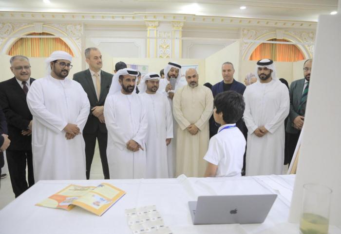 بمشاركة 32 مدرسة مركز سالم بن حم الثقافي يختتم حفل تكريم جائزة مسلم بن حم للابتكار ويحتفي بالمبدعين من طلبة المدارس